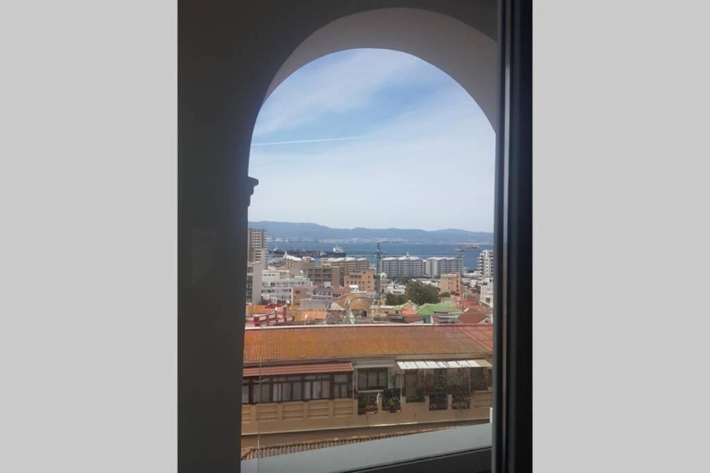 Ferienwohnung Charming Colonial Flat In Historic Building Gibraltar Exterior foto